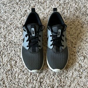 Nike Golf Shoes Youth Size 5Y. Black with Gray